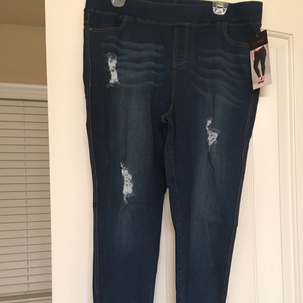 Pull on skinny distressed jeggings